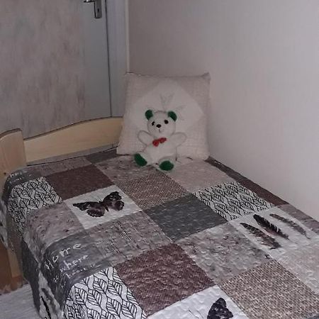 Annika Apartman Эгер Экстерьер фото