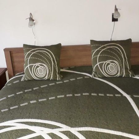 Annika Apartman Эгер Экстерьер фото